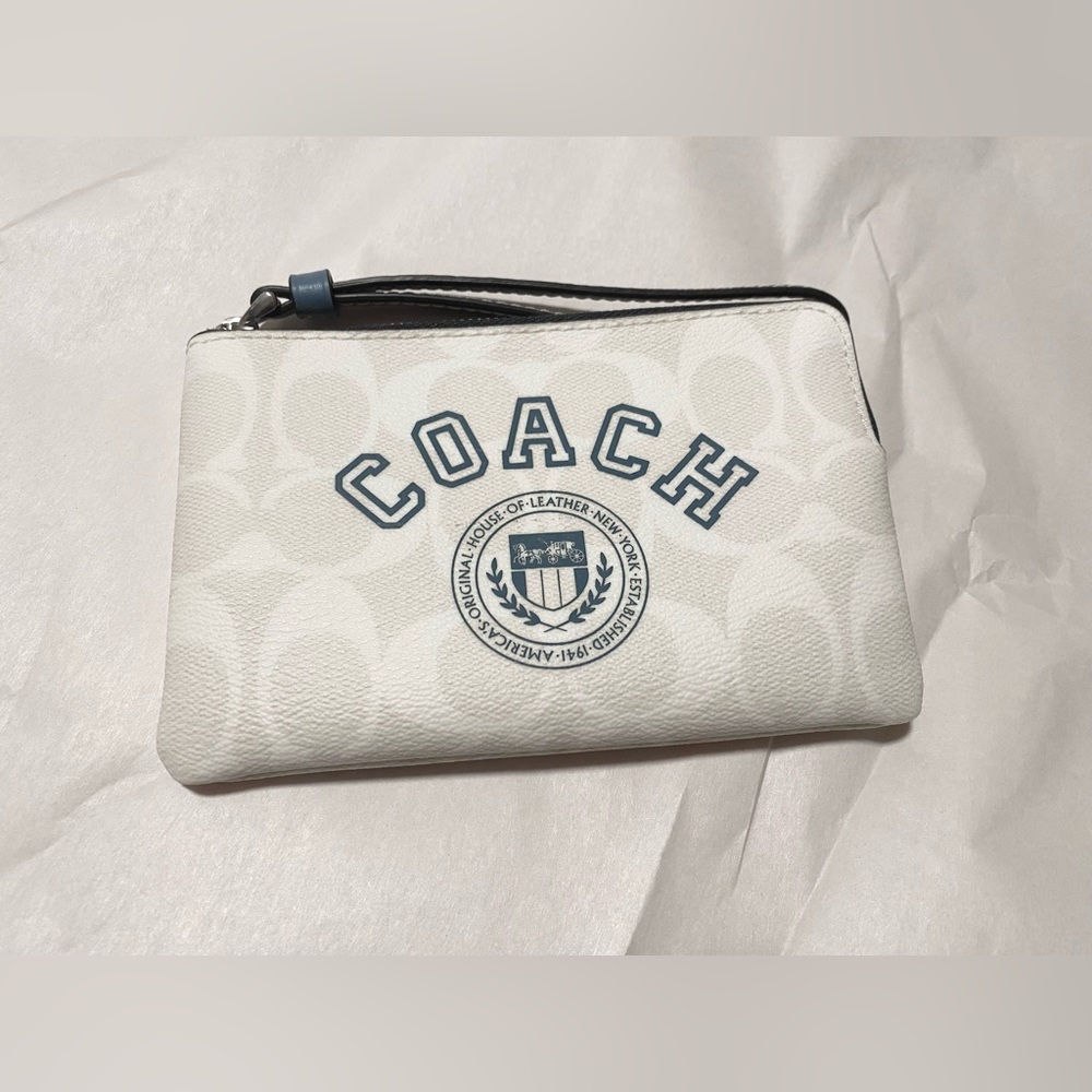 NWOT Coach canvas wristlet wallet white with logo